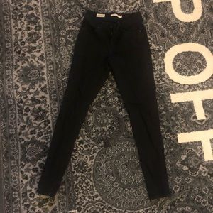 LEVI CURVY SKINNY BLACK DENIM
